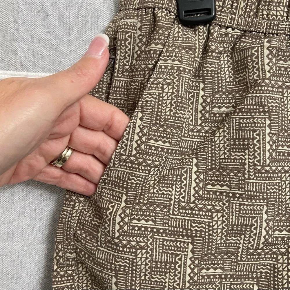 L.L. BEAN / Brown Ultra Lightweight Adventure Shorts Size S reg